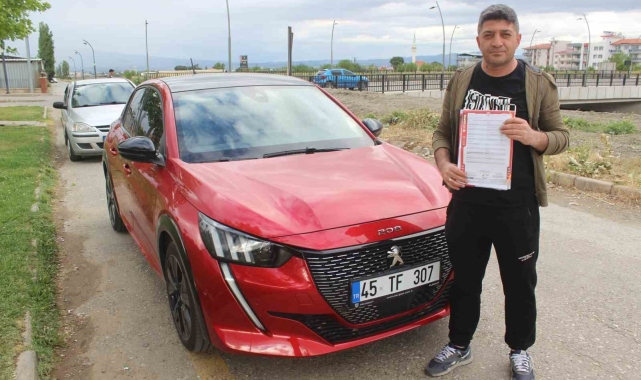 Manisa'dan gidip Muğla'dan aldığı sıfır araç hasarlı çıktı