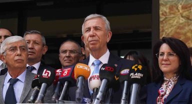 Mansur Yavaş mazbatasını aldı