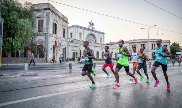 Maraton İzmir'de geri sayım başladı