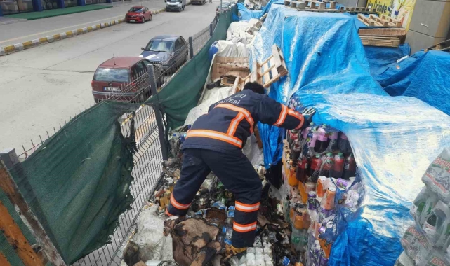 Market deposunda çıkan yangın itfaiye ekipleri tarafından söndürüldü
