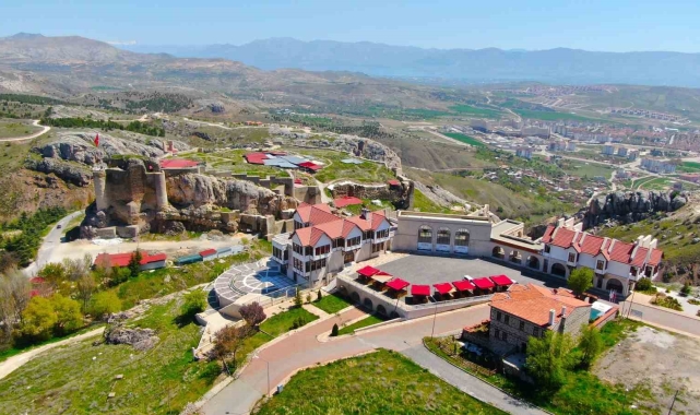 Medeniyetler beşiği 4 bin yıllık Harput'ta ilkbahar güzelliği