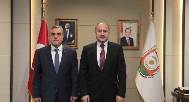 Mehmet Kasım Gülpınar görevi devraldı