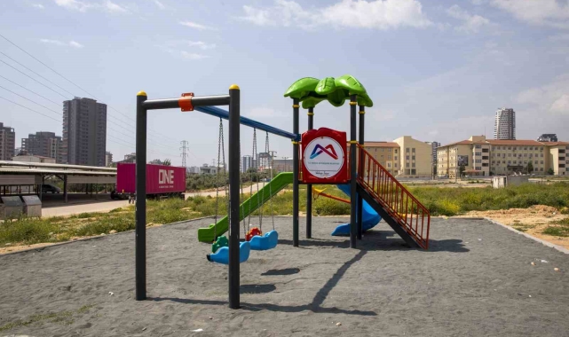 Mersin Büyükşehir Belediyesi, okul ve mahallelere çocuk oyun grupları kurdu
