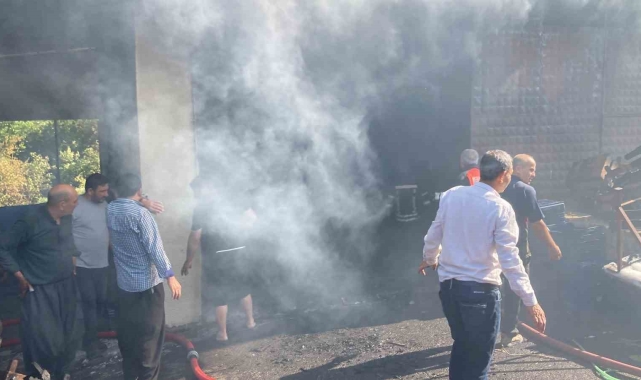 Mersin'de depo yangını söndürüldü