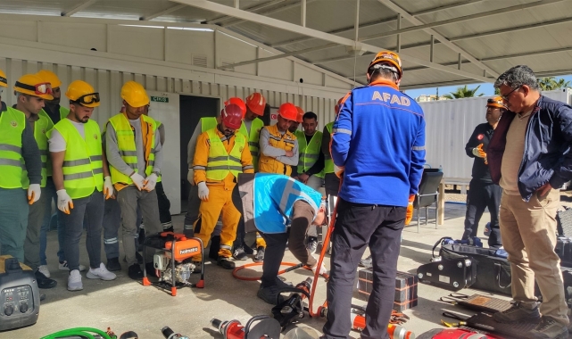 Mersin'de ormancılara "Depremde Arama Kurtarma Eğitimi" verildi