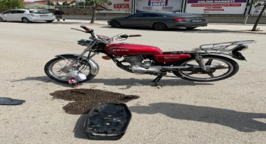 Merzifon'da otomobille çarpışan motosikletin sürücüsü yaralandı