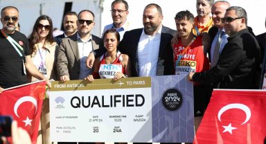 Milli atletler, karışık bayrak maraton yarışında Paris 2024'e kota aldı