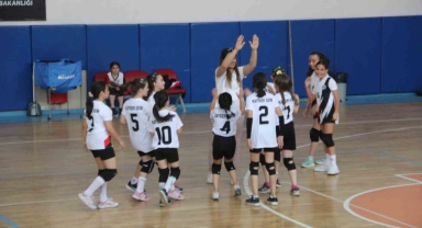 Mini Voleybol Şenliği başladı