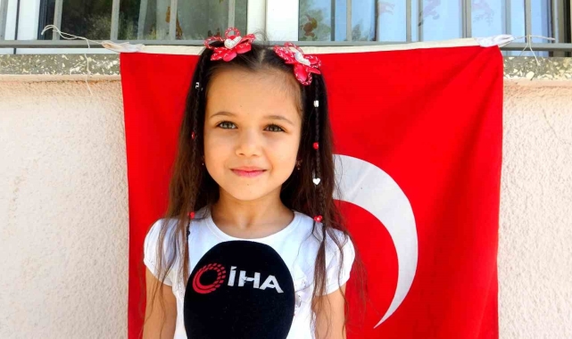 Minik Cansu'nun İstiklal Marşı sevgisi