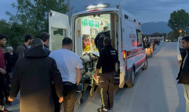 Motosiklet kamyonetle kafa kafaya çarpıştı: 1 yaralı