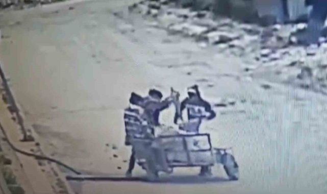 Motosikletli mazgal hırsızları kamerada