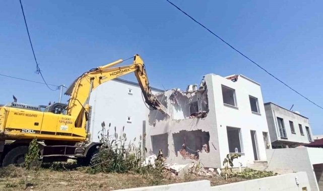 Mudanya 5 yılda 40 kaçak yapı yıkıldı
