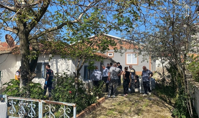 Müstakil ev yanarak kullanılamaz hale geldi