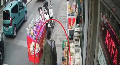 Müşteri gibi geldi, zeytin bidonunu alarak gözden kayboldu