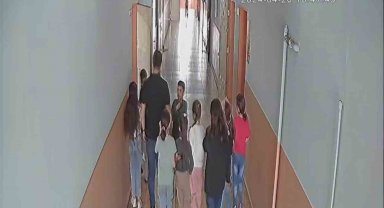 Nöbetçi öğretmenden hayat kurtaran heimlich manevrası