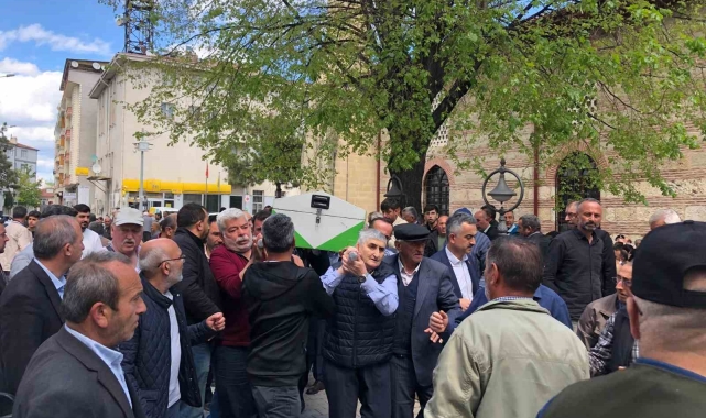 Oğlunun şehadet gününde vefat etti