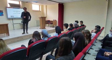 Öğrencilere siber suçlarla mücadele eğitimi verildi