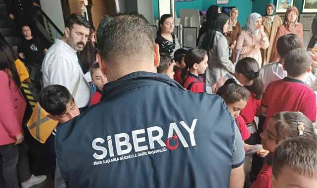 Öğrencilere 'siber zorbalık' semineri