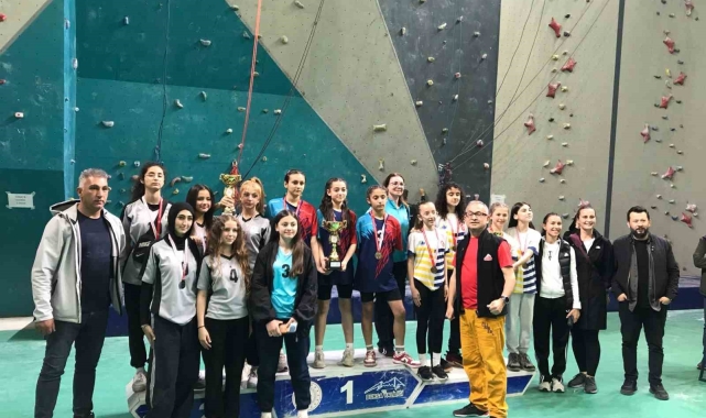 Okul sporları yarışmasında İnegöl Belediyespor farkı