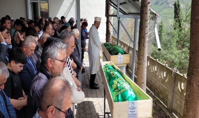Ordu'da tarım aracının devrildiği kazada ölen baba ve oğlunun cenazesi defnedildi