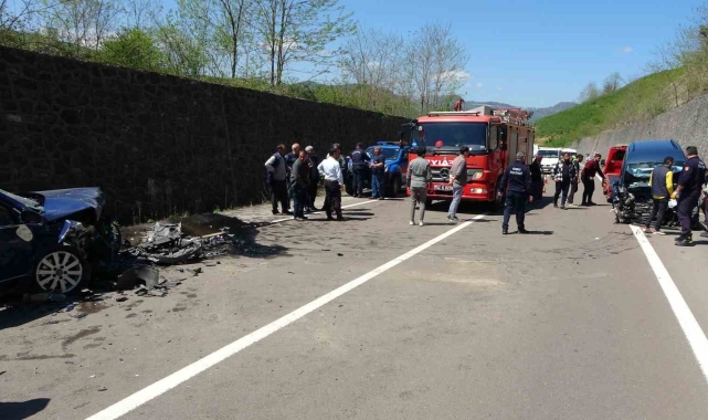 Ordu'da cenaze yolunda kaza: 2'si ağır 5 yaralı