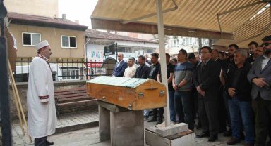 Ormanda aracına aldığı müşteri tarafından öldürülen taksi şoförü, toprağa verildi