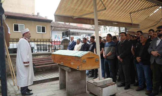 Ormanda aracına aldığı müşteri tarafından öldürülen taksi şoförü, toprağa verildi