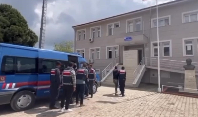 Osmaniye'de jandarmanın operasyonunda 10 düzensiz göçmen yakalandı