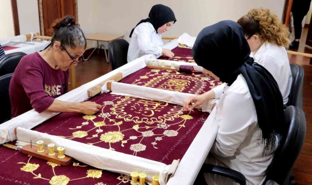 Osmanlı puşideleri Adana'da ilmek ilmek işleniyor
