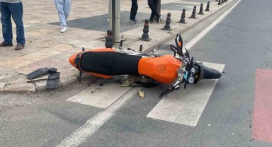 Otomobil ile motosiklet çarpıştı: 1 yaralı