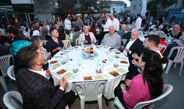 Özlüce&#039;de 5 bin kişi iftarda buluştu