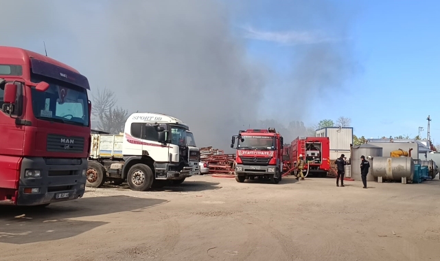 Pendik'te yediemin otoparkında yangın paniği
