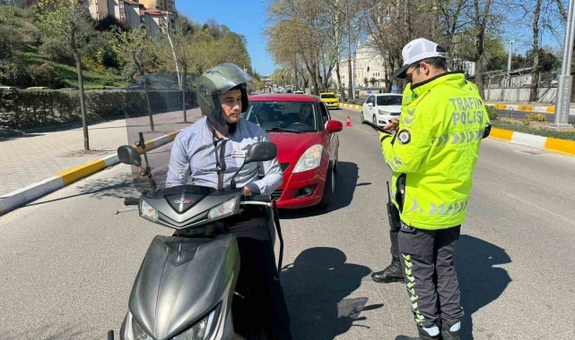 Polis tek tek durdurup sorguladı