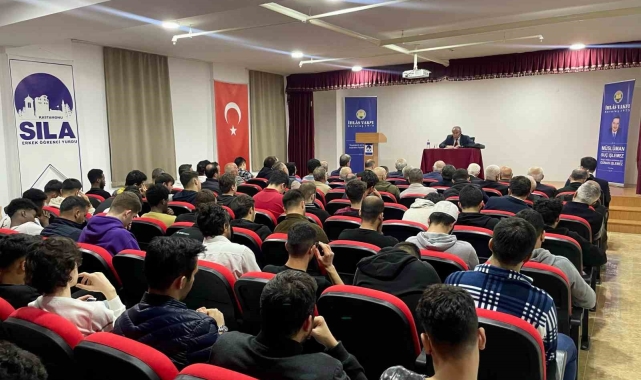 Prof. Dr. Ramazan Ayvallı üniversite öğrencileri ile buluştu