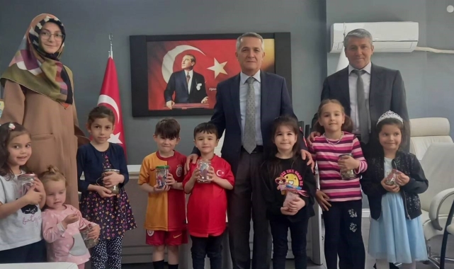 Ramazan ayında depremzedeler için harçlık biriktiriyorlar