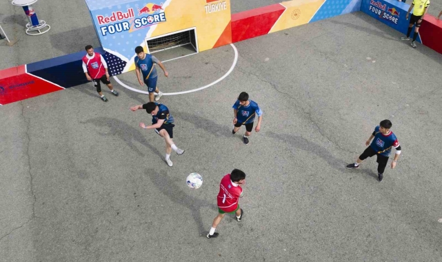 Red Bull Four 2 Score'da kazanan 'Futbolun Çavuşları'
