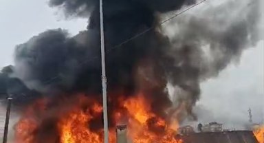 Rize'de çatı yangını