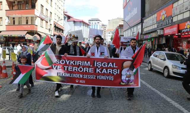 Rize'de hekimlerden Gazze için sessiz yürüyüş