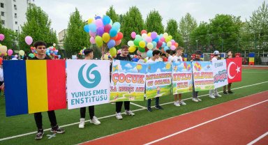 Romanya'da çocuklar 23 Nisan'ı coşkuyla kutladı