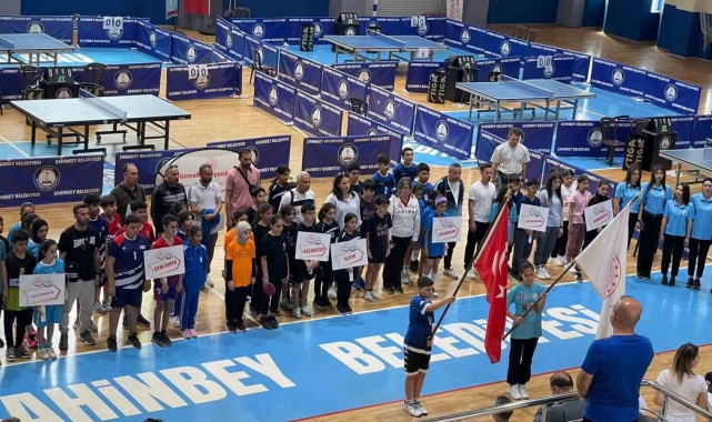 Şahinbey Belediyesi minik masa tenisçilerini ağırladı