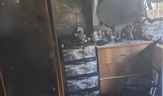 Samandağ'da yanan evde maddi hasar oluştu