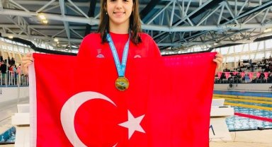 Şampiyon yüzücü, Edirne'ye altın madalyayla döndü