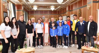 Şampiyonlardan Başkan Balaban'a ziyaret