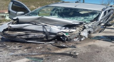 Samsun'da otomobil ile hafif ticari aracın çarpıştığı kazada 5 kişi yaralandı