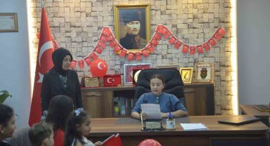 Şehit derneği başkanı koltuğunu şehit kızına devretti