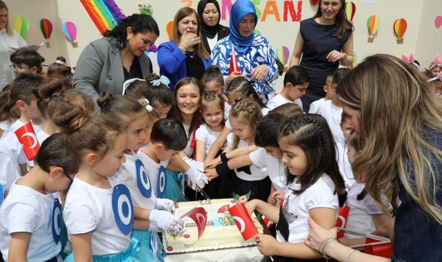 Şehzadeler'in minikleri 23 Nisan coşkusunu Başkan Durbay'la yaşadı