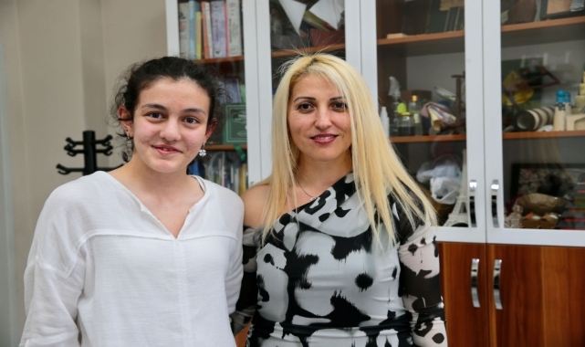 &quot;Sıfır Atık&quot; şampiyonu ortaokul öğrencisi, evsel atıkları kullanılabilir ürünlere dönüştürdü