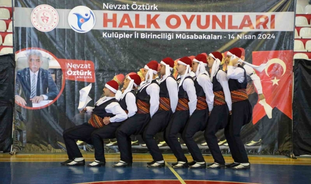 Sivas'ta Halk Oyunları rüzgarı esti