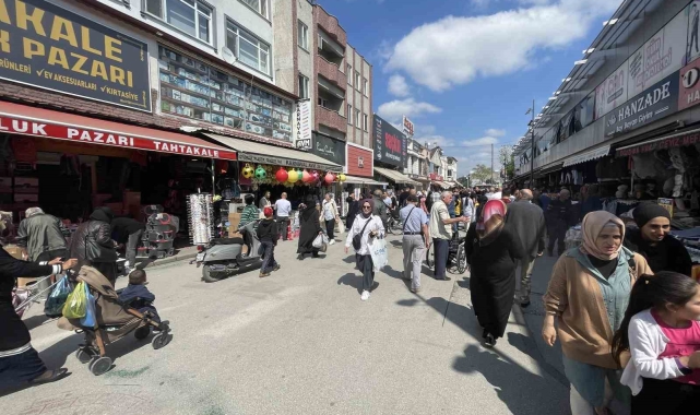 Sokak ortasında kadınlar saç saça baş başa girdi: Erkekler zor ayırdı