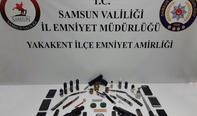 Şüpheli araçta çok sayıda suç aleti ele geçirildi: 2 gözaltı